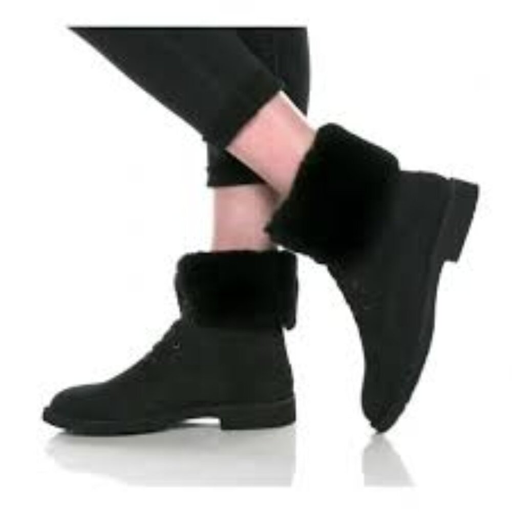 New UGG Australian Women's Black Weylyn Boot